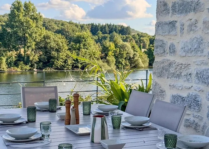 Maison Au Bord Du Lot